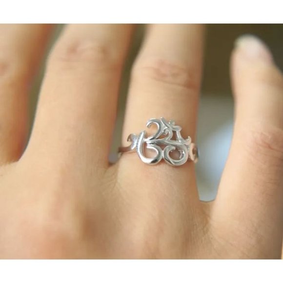 925 STERLING SILVER Om Symbol Ring - Picture 12 of 16